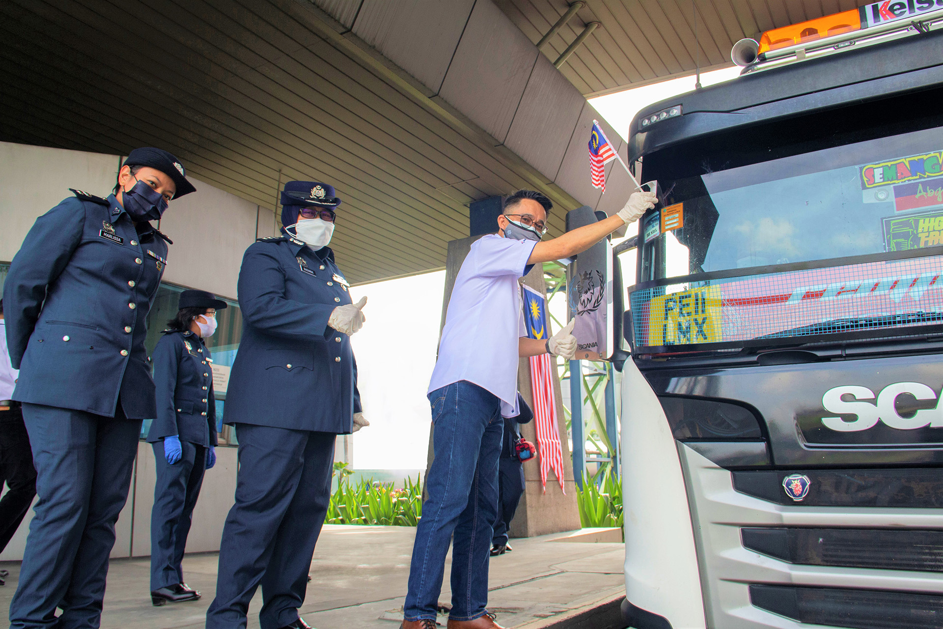 Johor Port Demonstrates Patriotism-01