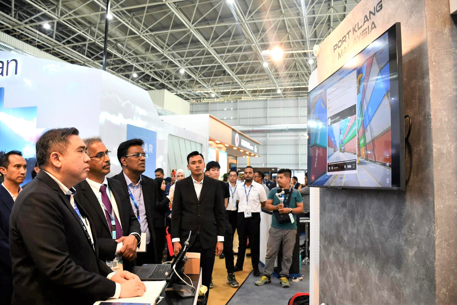 Read more about the article MMC PORTS PARTICIPATE IN THE LARGEST MARITIME AND AEROSPACE EXHIBITION IN THE ASIA -PACIFIC REGION, LANGKAWI INTERNATIONAL MARITIME AND AEROSPACE EXHIBITION (LIMA) 2023