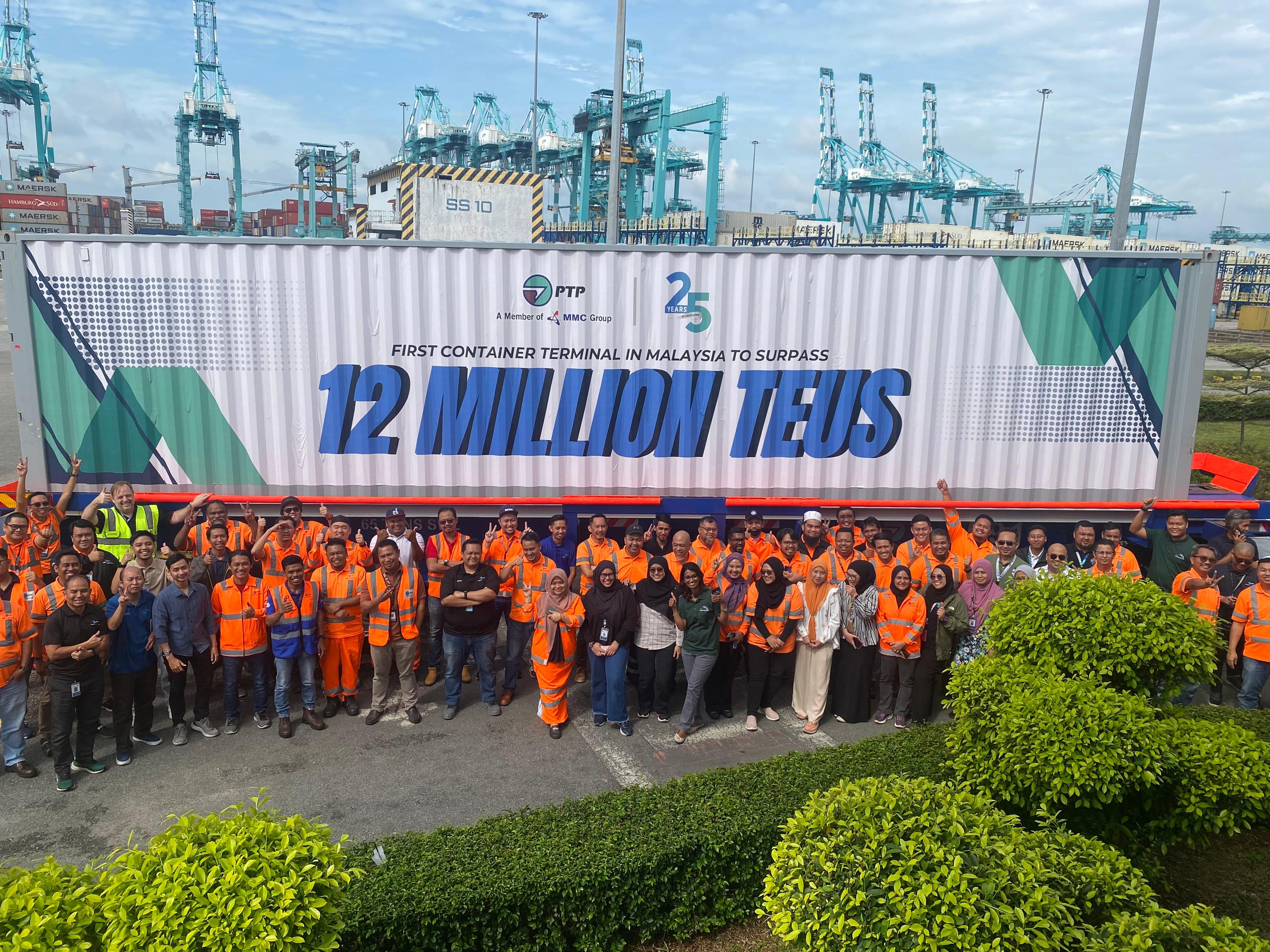 Read more about the article PTP MAKES HISTORY AS THE FIRST CONTAINER TERMINAL IN MALAYSIA TO SURPASS 12 MILLION TEUS THROUGHPUT